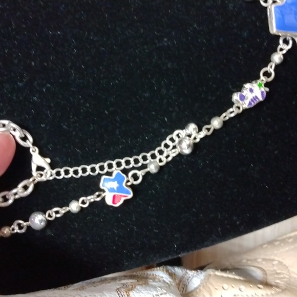 Texas necklace sold alone..silvertone - Picture 4 of 7